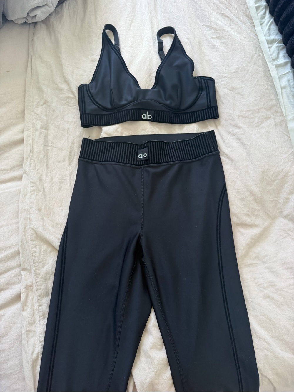 ALO Yoga Black Sports Bra and Leggings Set